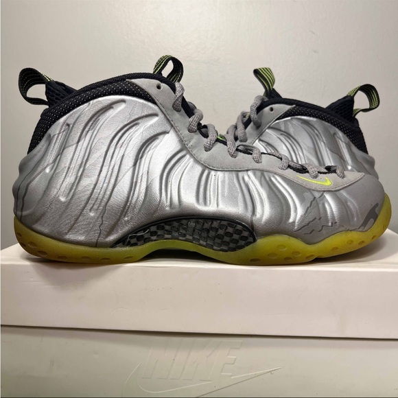 Nike Air Foamposite One PRM Premium Metallic Camo Silver Volt - Picture 2 of 12